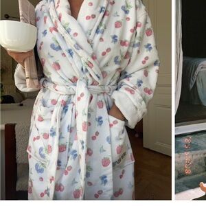 Djerf Avenue Summer Berries Robe